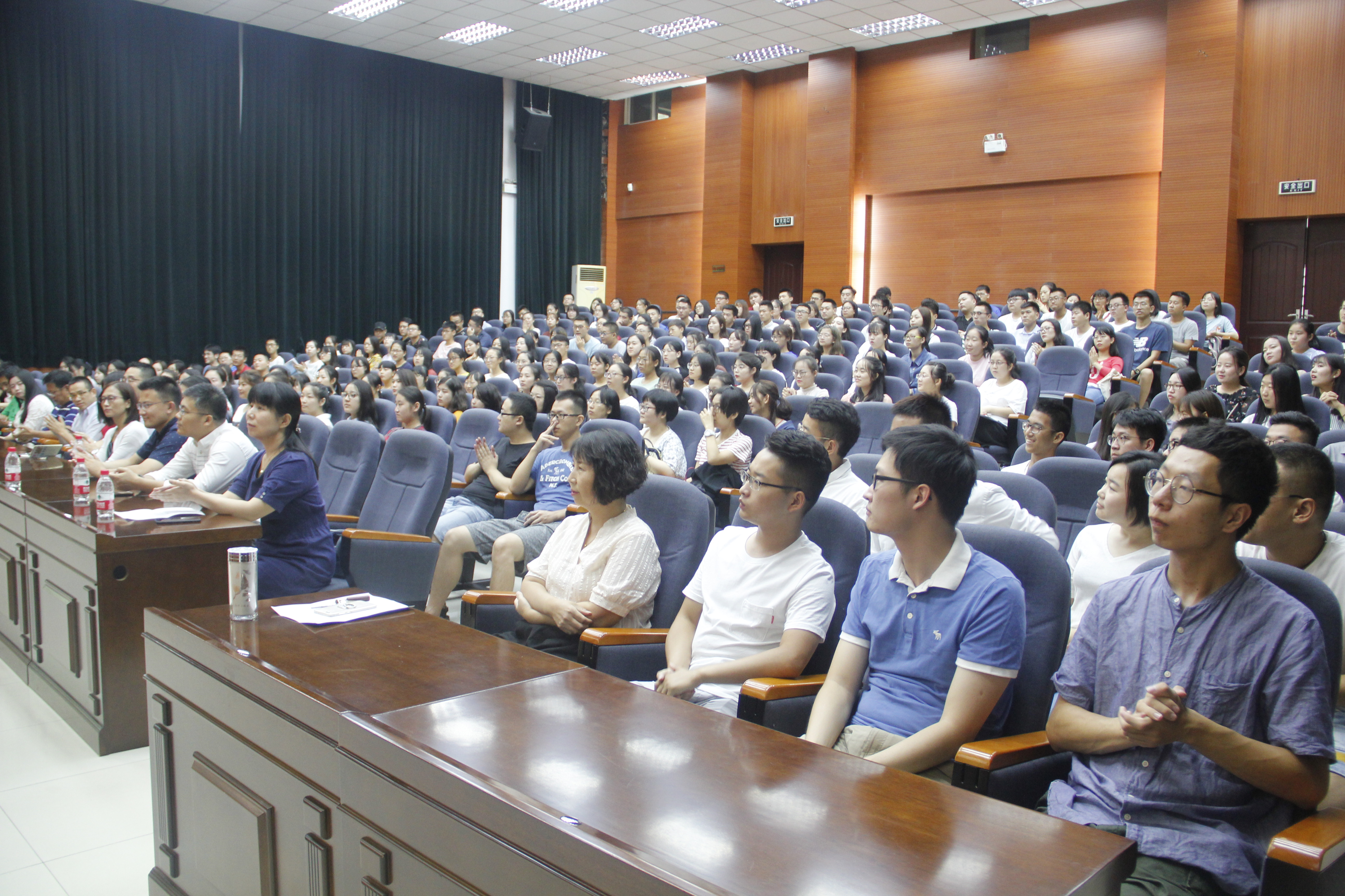 开学典礼2.jpg